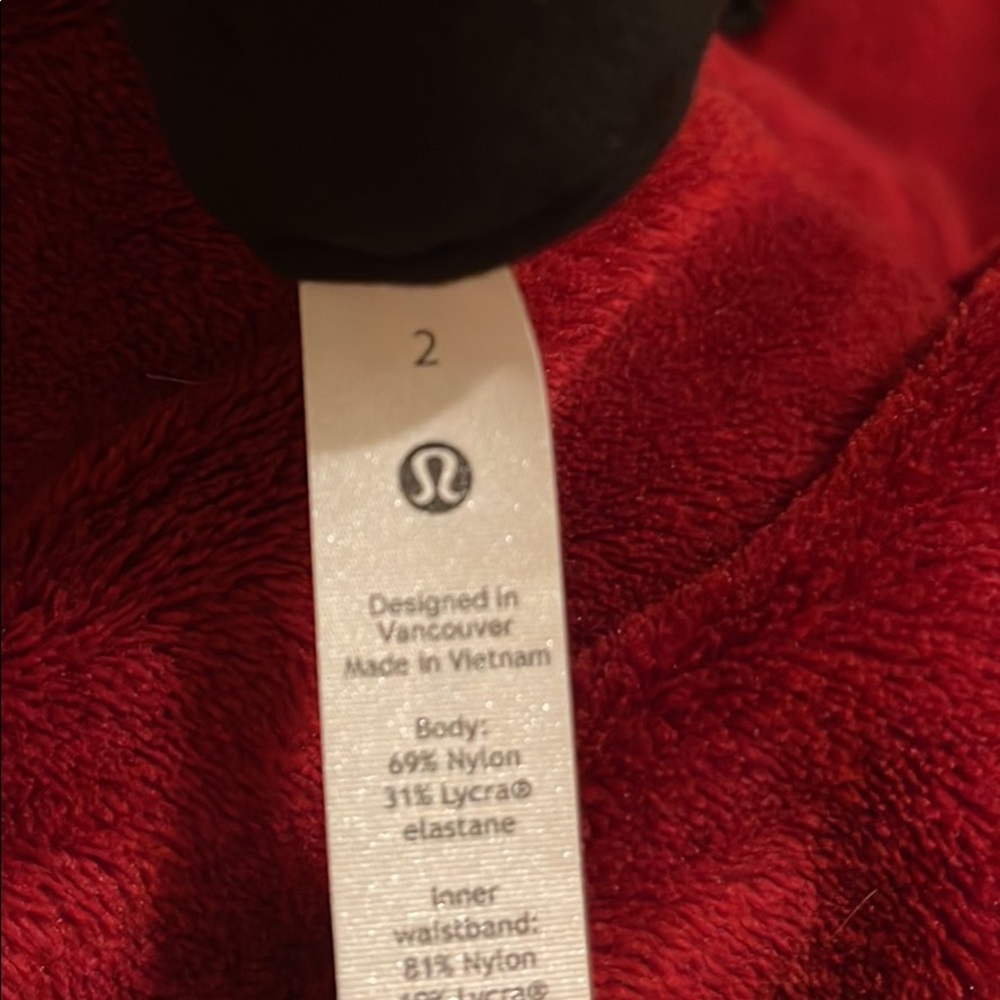Lululemon black joggers size 2 - Picture 2 of 2